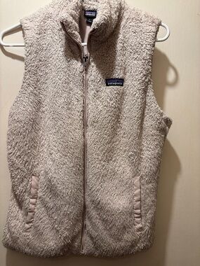 Patagonia women’s  Cream Sherpa Fleece Vest